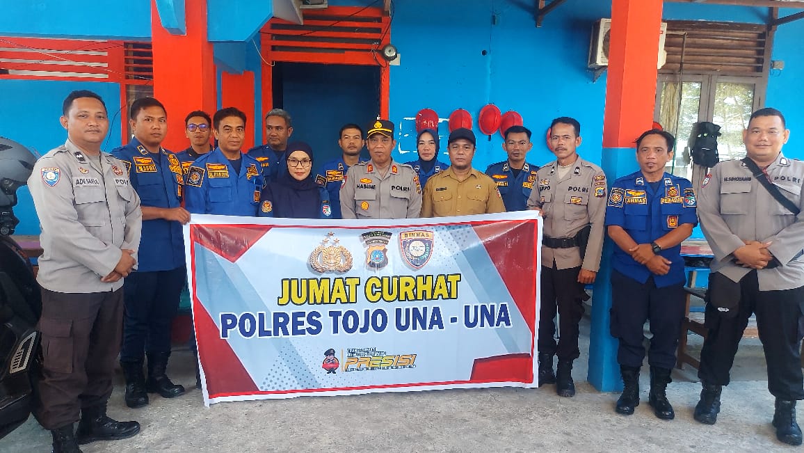 Sat Binmas Polres Tojo Una Una, Gelar Jum'at Curhat merupakan inisiatif rutin Polri untuk mendekatkan diri dengan masyarakat
