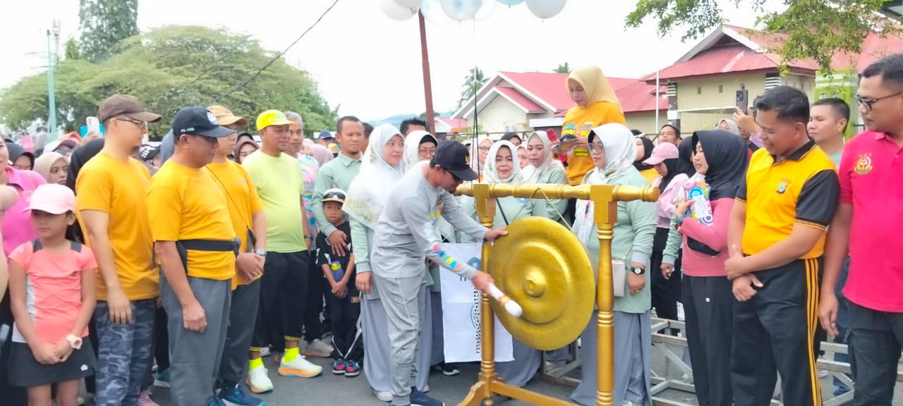 Bupati Tojo Una Una, Ilham Lawidu melaunching "6000 Langkah Maimo Molinja"