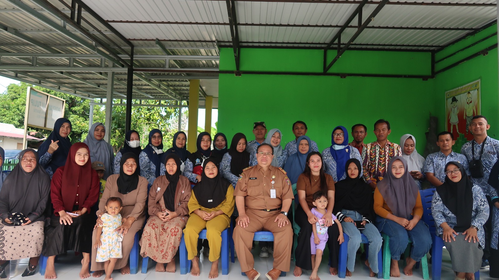 Penyuluh Lapangan Keluarga Berencana (PLKB) Kabupaten Tojo Una Una, Provinsi Sulawesi Tengah melaksanakan kirab Bangga Kencana dan pelayanan KB gratis