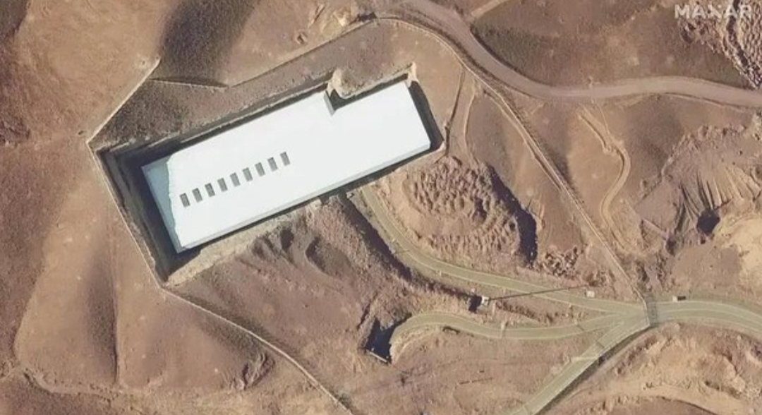 Foto: Citra satelit menunjukkan fasilitas pengayaan uranium Fordow di selatan Teheran, Iran (dok. AFP)