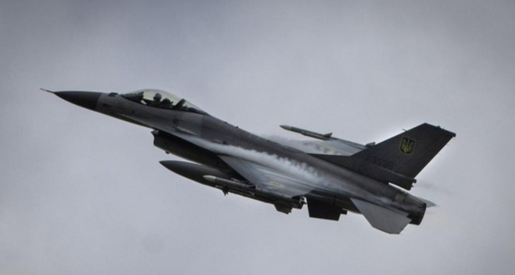 Foto: AP/Efrem Lukatsky Ilustrasi Jet Tempur F-16 yang Dikerahkan Ukraina untuk Hadapi Rusia