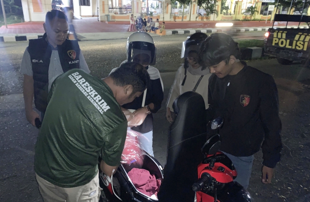 Patroli dialogis memberikan himbauan kepada masyarakat khususnya para muda mudi