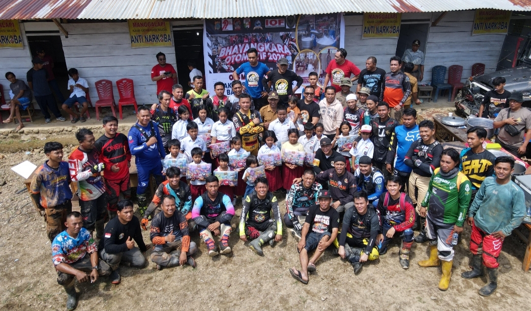 Makan Bergizi Gratis (MBG) Mandiri di SDN Terpencil Manggalapi, Desa Sausu Salubanga, Kabupaten Parigi Moutong, Sulawesi Tengah, Minggu (8/6/2025).