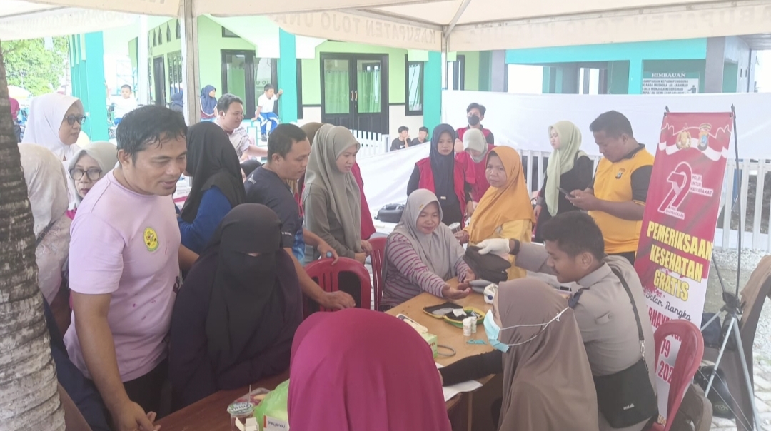 Sidokkes melakukan pemeriksaan kepada masyarakat dan pengunjung Car Free Day di Taman Jembatan Hayal ( JH )