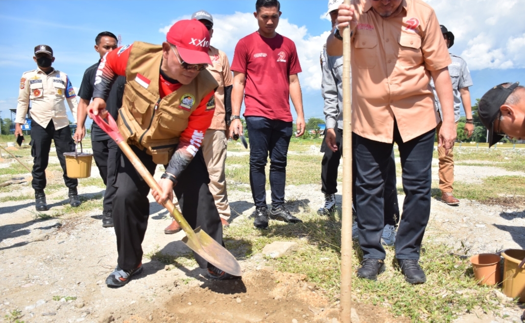 Kapolda sulteng, melakukan penanaman pohon