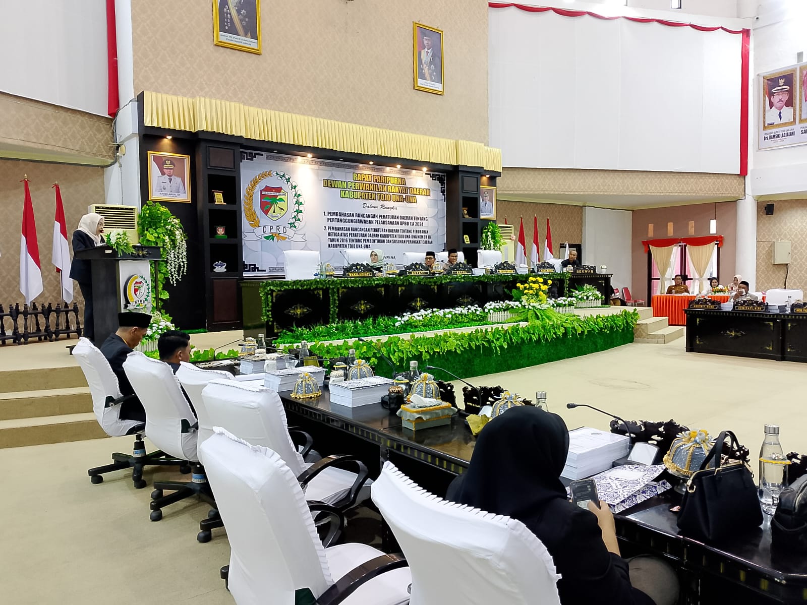 Sekretaris Fraksi Amanat Perjuangan DPRD Tojo Una-Una,Sumiyati, S.Pd.,dalam rapat paripurna Senin, 30 Juni 2025, menyampaikan pandangan kritis terkait Pertanggungjawaban Pelaksanaan Anggaran Pendapatan dan Belanja Daerah (APBD) Tahun Anggaran 2024.