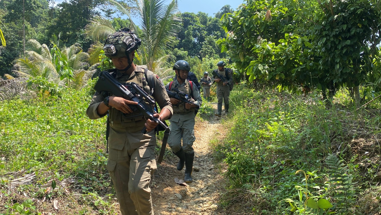 Satgas III Preventif Operasi Madago Raya melalui Tim Alfa mengintensifkan patroli ke sejumlah titik rawan bekas camp basis kelompok terorisme.