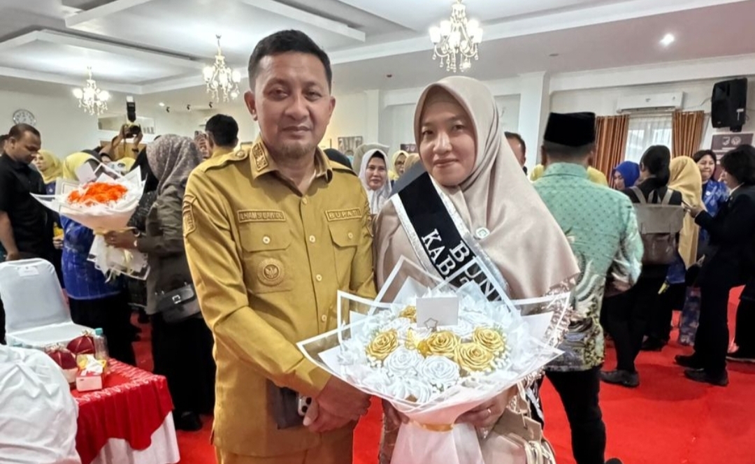Didampingi Bupati Touna Ilham Lawidu SH, resmi dilantik Hajar Lawidu, S.Kep., Ns. sebagai Bunda PAUD Kabupaten Tojo Una-Una.