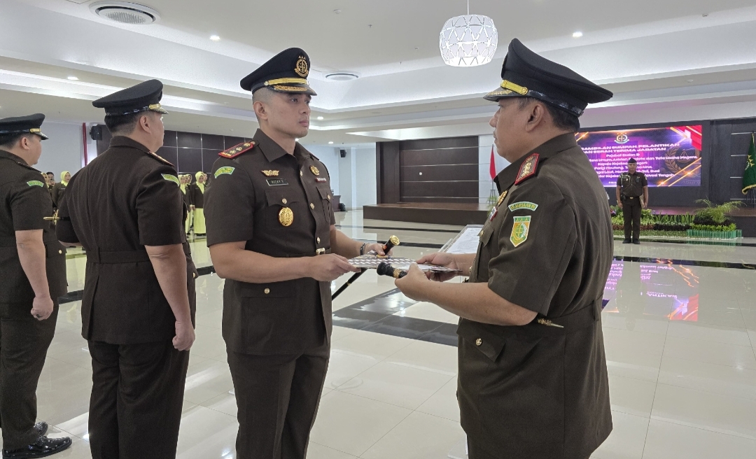 Kepala Kejaksaan Negeri (Kajari) Kabupaten Tojo Una-Una (Touna) resmi berganti. Dr. Rizky Fachrurrozi, S.H., M.H., dilantik sebagai Kajari Touna menggantikan Philipus Siahaan, S.H., M.H.,