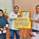 Bupati Touna Ilham Lawidu memberikan bonus kepada Lurah Labiabae Atas Prestasi Ajang Peace Maker Justice Award Nasional 2025.