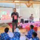 Satresnarkoba Polres Morut, tengah mengedukasi anak didik tentang bahaya narkoba (ist)