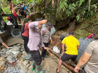 Satbrimob Polda Sulawesi Tengah kembali menunjukkan kepeduliannya terhadap pelayanan publik