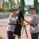 Kepolisian Daerah Sulawesi Tengah (Polda Sulteng) menggelar upacara serah terima Pataka Polda Sulteng “Wira Dharma Brata” dari Irjen Pol Dr. Agus Nugroho kepada Irjen Pol Dr. Endi Sutendi. Upacara berlangsung khidmat di halaman Mako Polda Sulteng, Senin (3/11/2025),