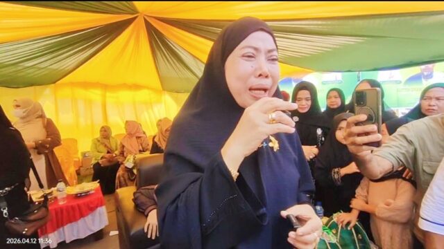 Hj Warda Dg Mamala,SE (Ketua DPRD Morowali Utara) saat di wawancara Wartawan Usai Haul (ft.ist)