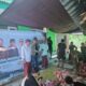 Ketua BPD HIPKA Tojo Una-Una dr. Andhika Akasse, Sp.PK, bersama H. Jamal Djuraedjo berpose dengan Ketua Panitia Kurban Masjid Nurul Hadid Tojo usai penyembelihan sapi kurban bantuan Ketua BPW HIPKA Sulawesi Tengah dan Bupati Tojo Una-Una, Ilham Lawidu, Jumat (29/5/2026).