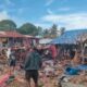 Puing-puing kehancuran akibat ledakan diduga bom peninggalan PD II di Kompleks Pasar Ikan Kota Biak.