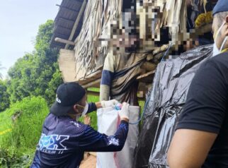Polres Parigi Moutong saat melakukan pengamanan dan olah tempat kejadian perkara (TKP) di sebuah pondok kebun Dusun V Toleyan, Desa Lobu, Kecamatan Moutong, Sabtu (6/6/2026). Di lokasi tersebut ditemukan sesosok mayat tanpa identitas dalam kondisi tergantung dan sudah mengalami pembusukan.