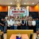 Foto bersama seluruh peserta kegiatan Ramah Tamah Alumni Setukpa Polri Polda Sulawesi Tengah, yang digelar untuk menyambut Perwira Pertama lulusan Sekolah Inspektur Polisi (SIP) Angkatan 55 Tahun 2026, di Madalle Cafe and Resto, Kota Palu, Minggu (26/7/2026).