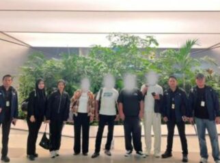Imigrasi Blora mendeportasi 4 WN China yang menyalahgunakan visa prainvestasi D12 untuk bekerja sebagai buruh bangunan. (Foto: Istimewa)