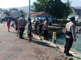 Personel Kompi 4 Batalyon A Pelopor Satbrimob Polda Sulawesi Tengah sedang melaksanakan pemantauan dan pengawasan keselamatan di sepanjang Dermaga Tanjung Batu, Kelurahan Baru, Kecamatan Baolan, Kabupaten Tolitoli, Minggu (02/08/2026).