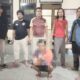 Terduga pelaku tindak pidana pemerkosaan yang telah diamankan tim Unit Reaksi Cepat (URC) Resmob Satreskrim Polres Tojo Una-Una, didampingi petugas penyidik, berfoto di halaman kantor kepolisian usai proses penangkapan yang dilakukan di Desa Sabulira Toba, Kecamatan Ratolindo, Senin (10/8/2026) malam.