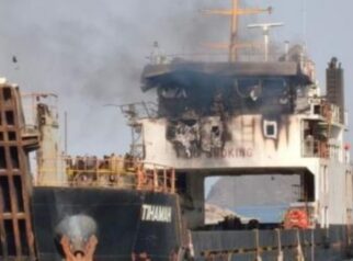 Empat kru kapal kargo, yakni 1 warga Indonesia dan 3 Pakistan, tewas akibat serangan rudal Houthi di Laut Merah, Selasa (11/8) (Foto: X/Ariel Oseran)