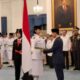 Wapres Gibran Rakabuming Raka mengukuhkan 76 Paskibraka dari 38 provinsi yang akan bertugas pada upacara HUT ke-81 RI di Istana Merdeka. (Foto: tangkapan layar)