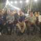 Narasumber dan panitia kegiatan Ngobrol Santay GEKRAFS Tojo Una-Una bertema “Dari Lokal ke Nasional: Mengangkat Potensi Ekonomi Kreatif & UMKM Daerah ke Panggung Indonesia” berfoto bersama seusai acara di Marina, Jumat (28/8/2026). — Foto: Dok. GEKRAFS Touna