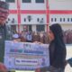 Sekretaris Daerah Kabupaten Tojo Una-Una, Alfian Matajeng, menyerahkan secara simbolis Bantuan Pangan Daerah (Panada) Program Berani Sejahtera senilai Rp120.000.000 khusus bagi penyandang disabilitas Kabupaten Tojo Una-Una, di Halaman Kantor Bupati Tojo Una-Una, Senin (7/9/2026).