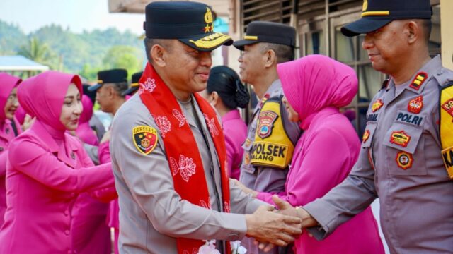 Kapolda Sulawesi Tengah Irjen Pol Nasri disambut hangat saat tiba di Mako Polres Tolitoli dalam rangka kunjungan kerja, Selasa (29/9/2026). — Foto: Istimewa