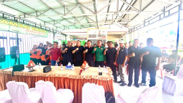 Suasana pelaksanaan Penyuluhan Hukum dan Fasilitasi Pendampingan Bantuan Litigasi bagi tahanan di Aula Lapas Kelas IIB Ampana, Sabtu (3/10/2026).
