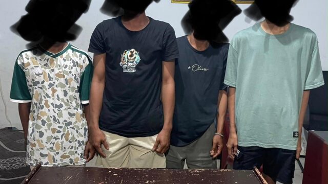 Empat orang terduga penyalahguna narkoba beserta barang bukti yang diamankan personel Polres Parigi Moutong di Kelurahan Bantaya, Kecamatan Parigi, Kabupaten Parigi Moutong, Sabtu (17/10/2026).