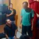 Personel Ditressiber Polda Sulawesi Tengah saat mengamankan terlapor beserta barang bukti dalam penindakan dugaan perjudian togel di Desa Kalkubula, Kecamatan Sigi Biromaru, Selasa (27/10/2026) malam.