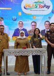 peluncuran resmi aplikasi IHLASToPay di Ruang Auditorium Kantor Bupati Tojo Una-Una, Selasa (27/10/2026).