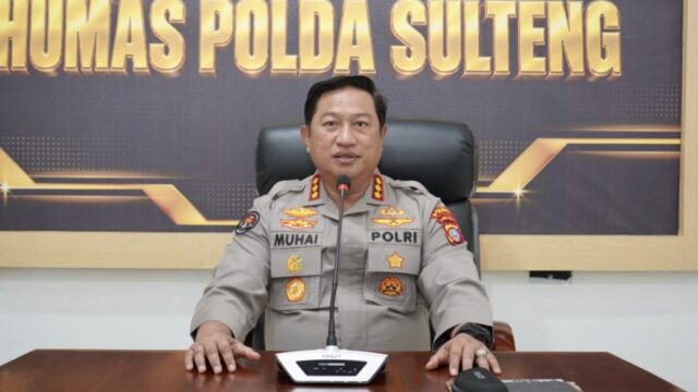 Kabidhumas Polda Sulawesi Tengah, Kombes Pol Achmad Muhaimin, memberikan keterangan pers terkait dugaan penyalahgunaan BBM bersubsidi di Kabupaten Banggai, Jumat (9/10/2026).