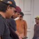 Tim URC Resmob Polda Sulawesi Tengah saat memeriksa dan mendata barang bukti terkait dugaan perjudian togel online di Kelurahan Kampal, Kecamatan Parigi Kota, Kabupaten Parigi Moutong